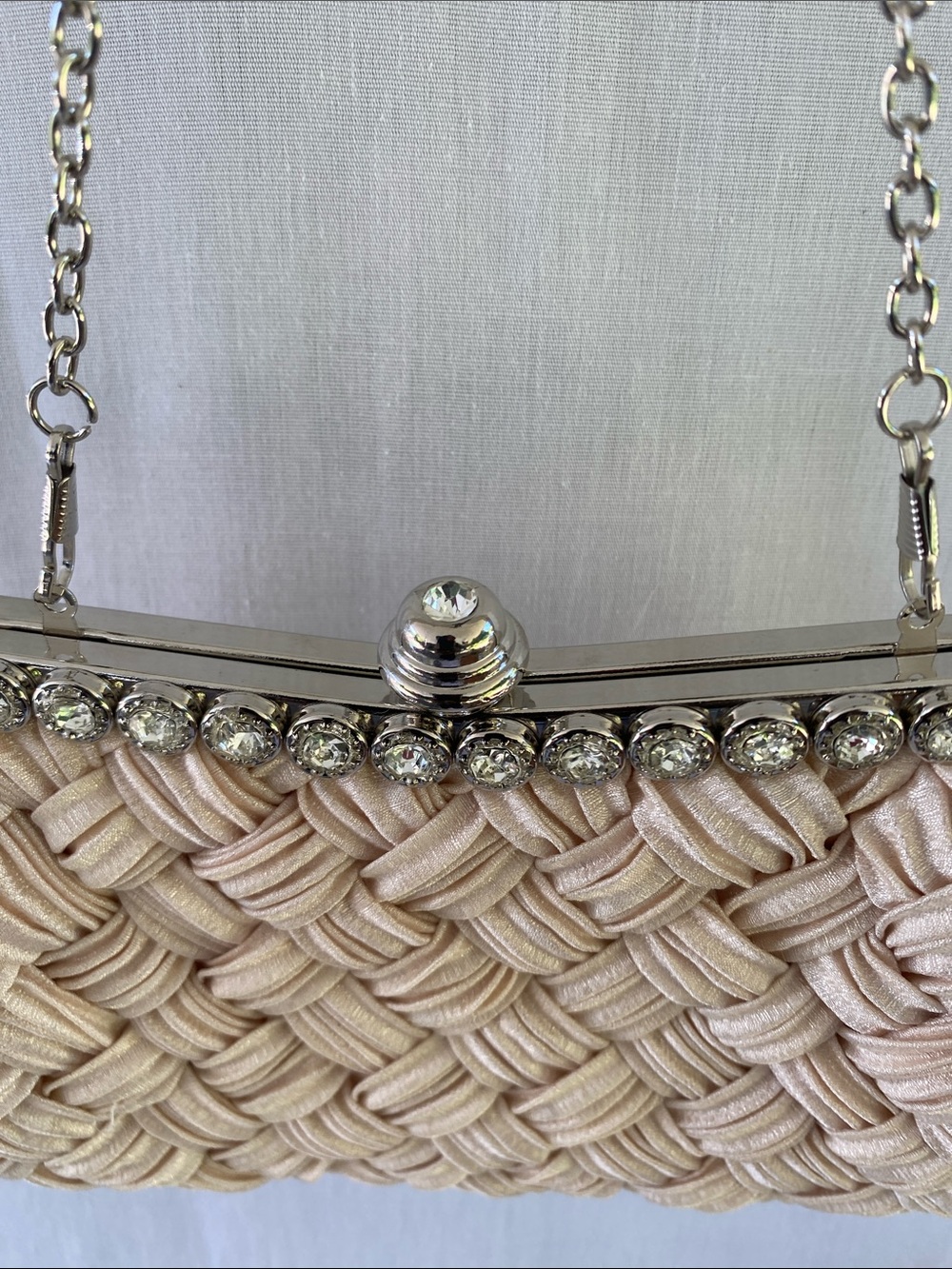 Elegant Cream Evening Clutch with Silver Chain - Picture 3 of 5
